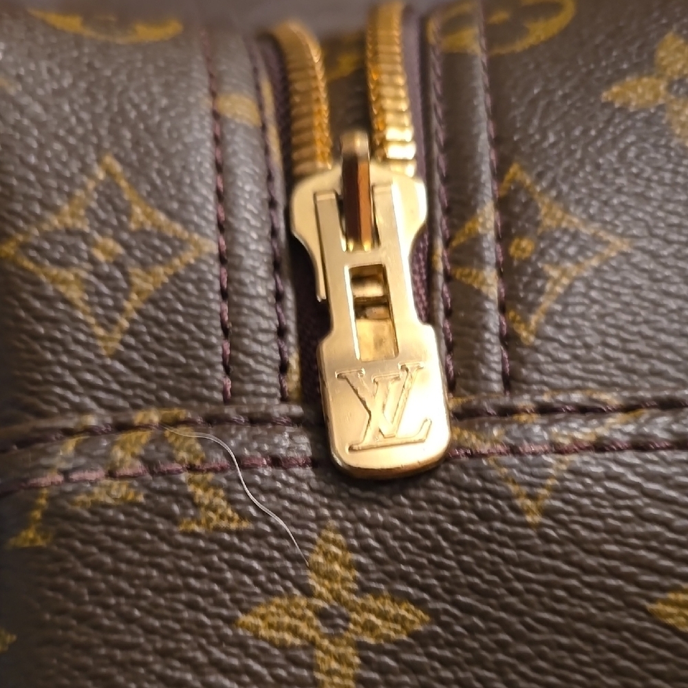 Louis Vuitton Classic Monogram Travel Bag EUC CLEAN IN SIDE Resonable Offers !!! - Picture 14 of 14
